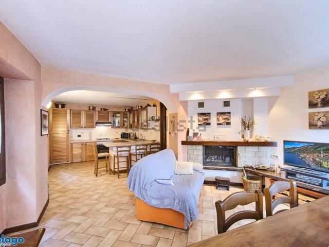 Casa in vendita a Mandello Del Lario, Lombardia