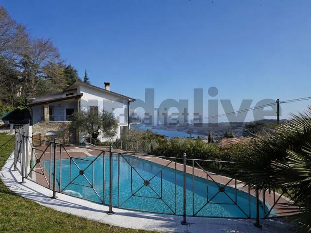 Casa in vendita a Villa di Salò, Salò
