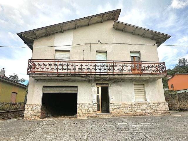 Casa in vendita a Pietralunga, Perugia