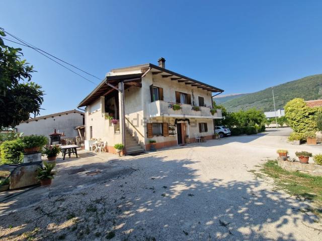 Casa in vendita a Navello, Spello