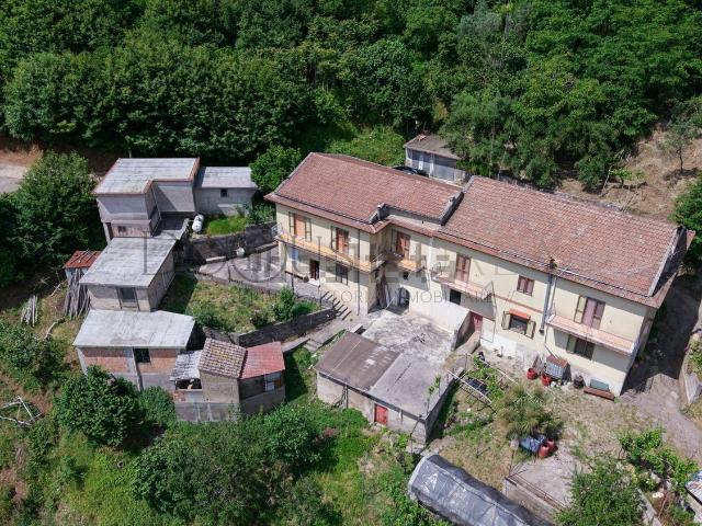 Casa in vendita a Salerno, Campania