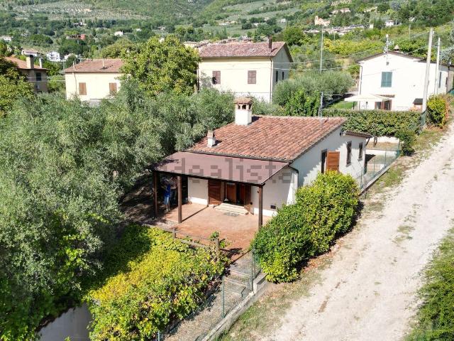 Casa in vendita a Passaggio di Assisi, Assisi
