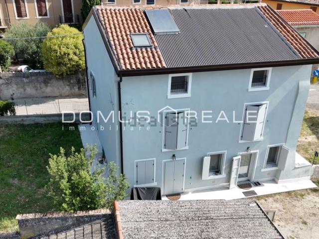 Casa in vendita a Castelnuovo Del Garda, Veneto