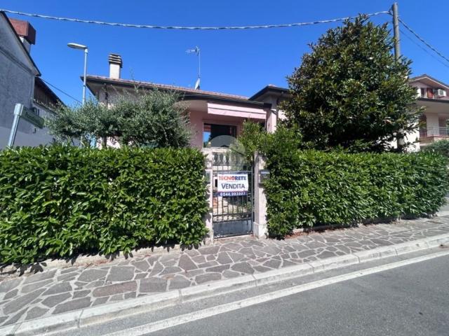 Casa in vendita a Castiglione di Cervia, Cervia