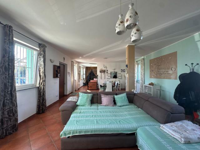 Casa in vendita a Confienza, Lombardia