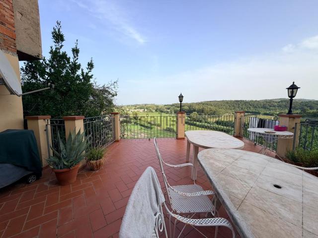 Casa in vendita a Comeana, Carmignano