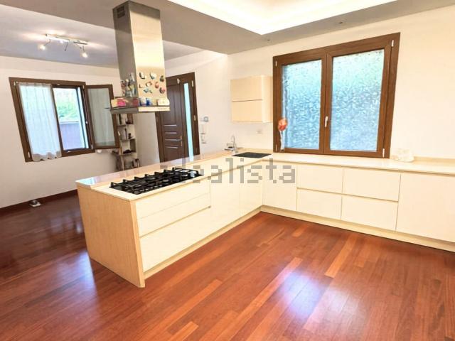 Casa in vendita a San Lorenzo in Strada, Riccione