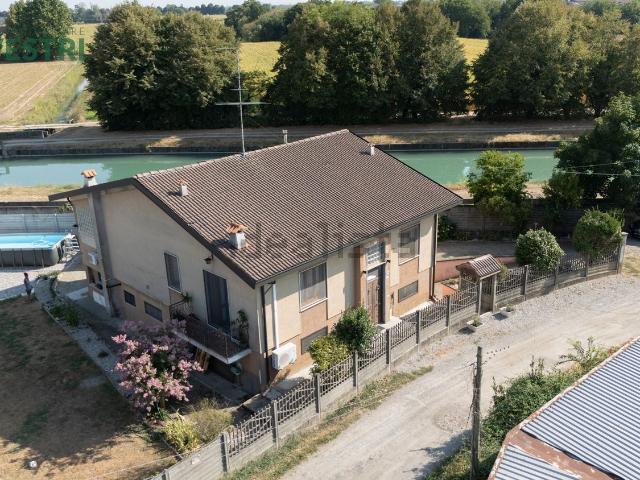 Casa in vendita a Bornate, Galliate
