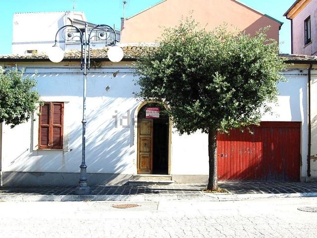 Casa in vendita a Roseto Degli Abruzzi, Abruzzo