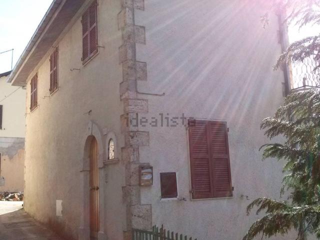 Casa in vendita a Case di Cioccio, Marche