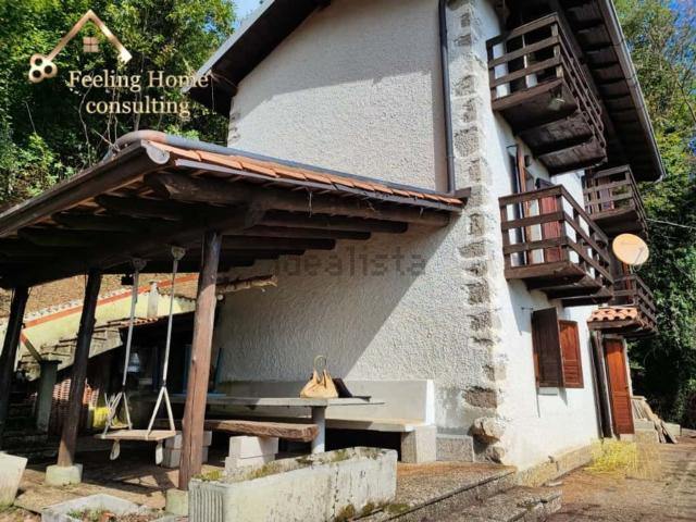 Casa in vendita a Sant'omobono Imagna, Lombardia
