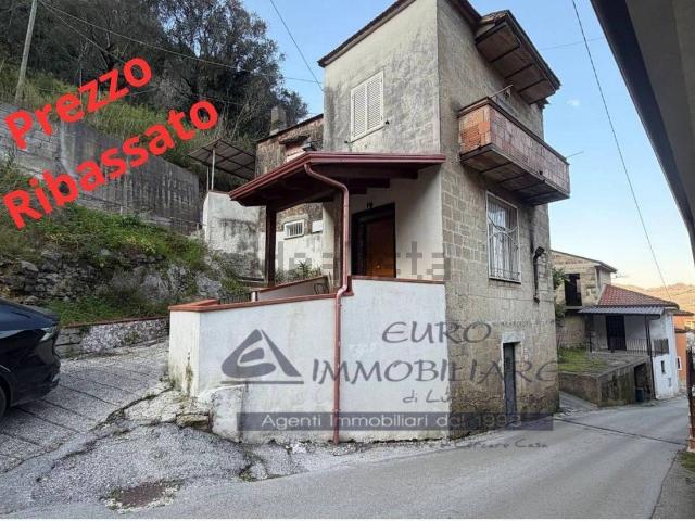 Casa in vendita a Limatola, Campania