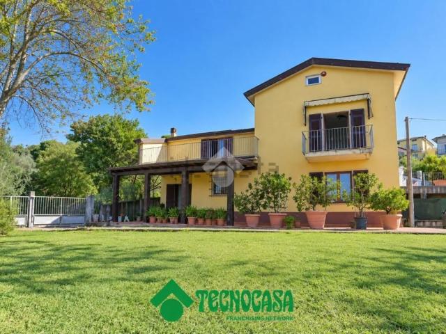 Casa in vendita a Ceparana, Bolano