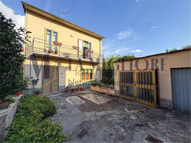 Casa in vendita a Montale Alto, Montale