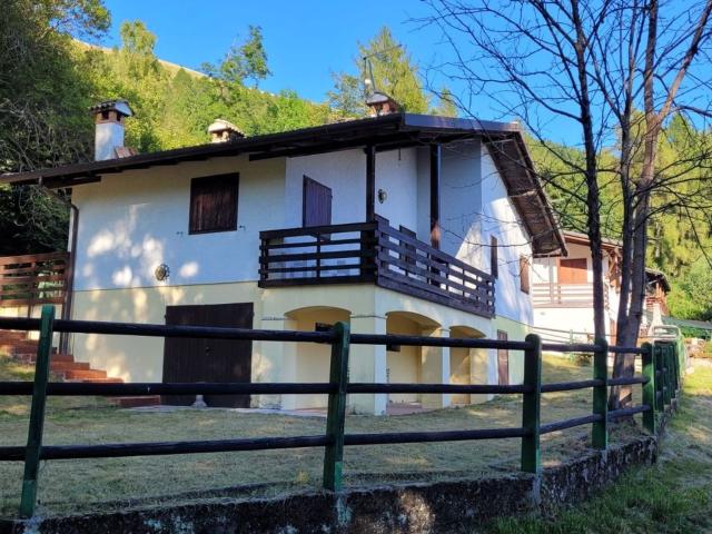 Casa in vendita a Valdobbiadene, Veneto