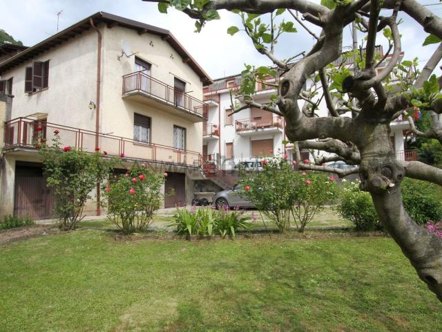 Casa in vendita a Carenno, Lombardia