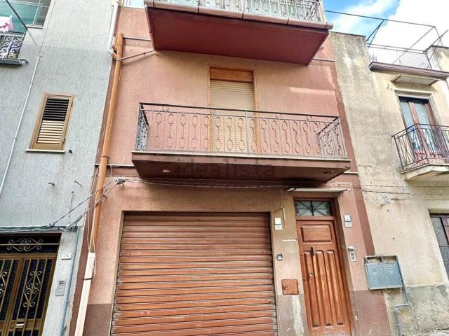 Casa in vendita a Chiusa Sclafani, Sicilia
