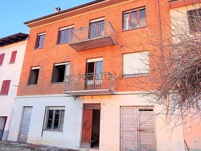 Casa in vendita a Calosso, Asti
