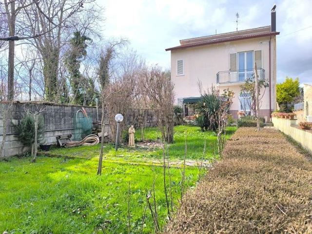 Casa in vendita a Pianopantano, Mirabella Eclano