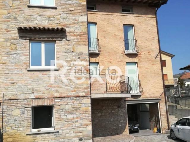 Casa in vendita a Lugagnano Val D'arda, Reggio Emilia