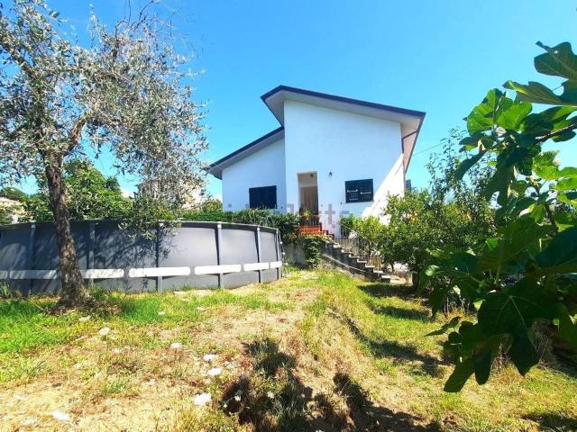 Casa in vendita a Follo Alto, Follo