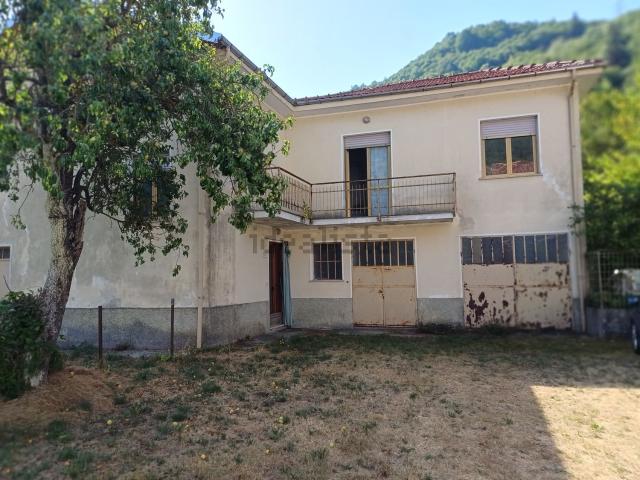 Casa in vendita a Murialdo, Liguria