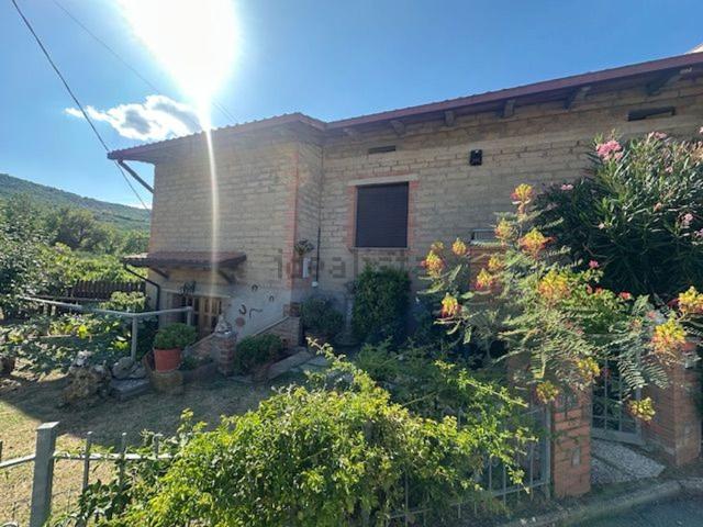 Casa in vendita a Piegaro, Umbria