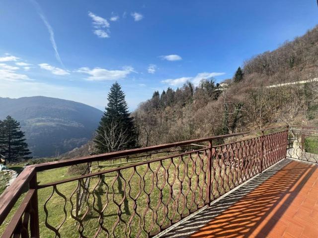 Casa in vendita a Comunità Montana Valli del Verbano, Maccagno