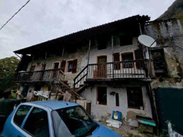 Casa in vendita a Feltre, Veneto
