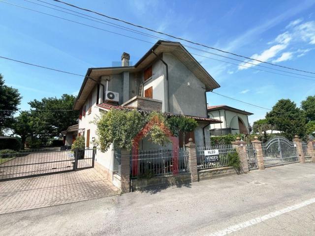 Casa in vendita a Unione di Comuni della Romagna Forlivese, Quattro