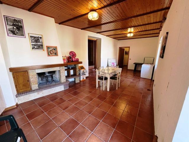 Casa in vendita a Marche, Macerata