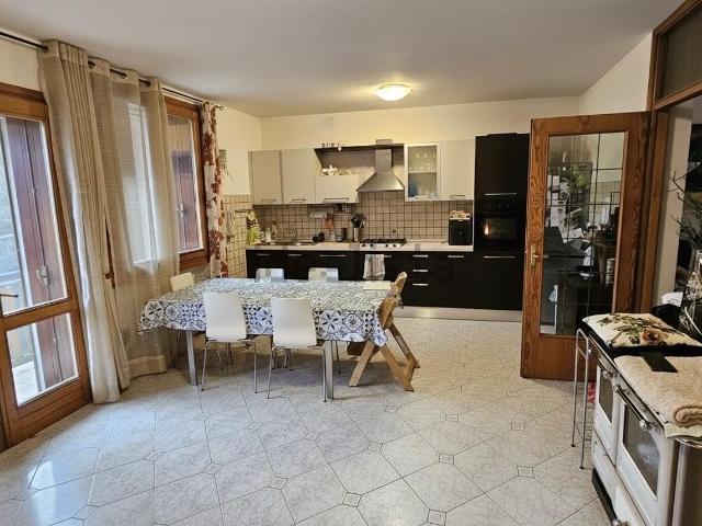Casa in vendita a Torrebelvicino, Veneto
