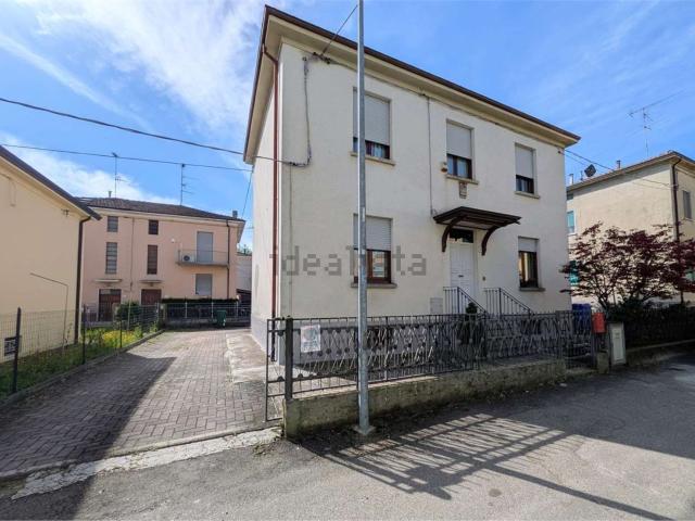 Casa in vendita a Fidenza, Reggio Emilia