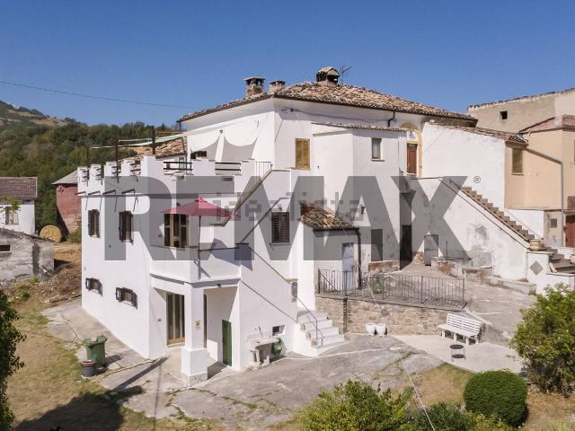 Casa in vendita a Contrada Campetto, Penne