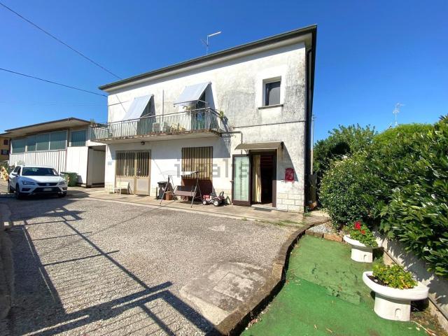 Casa in vendita a Legnago, Veneto