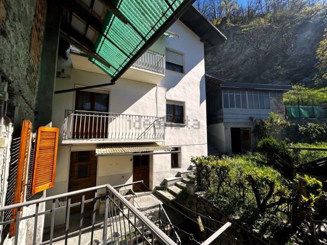 Casa in vendita a Montjovet, Aosta
