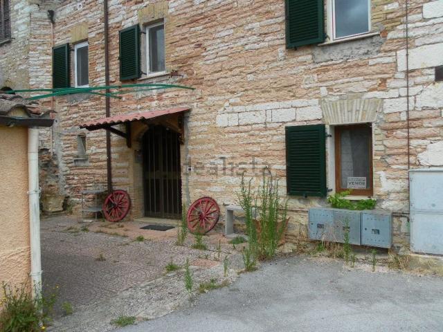 Casa in vendita a Sassoferrato, Ancona