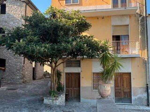 Casa in vendita a Pietrelcina, Campania