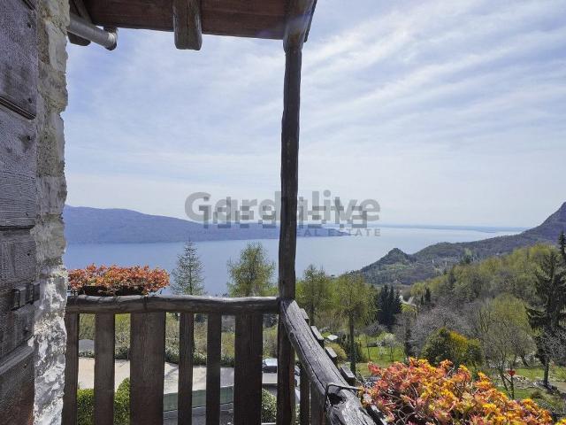 Casa in vendita a Comunità Montana Parco Alto Garda bresciano, Gargnano