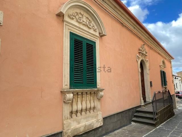 Casa in vendita a Monterosso Almo, Sicilia
