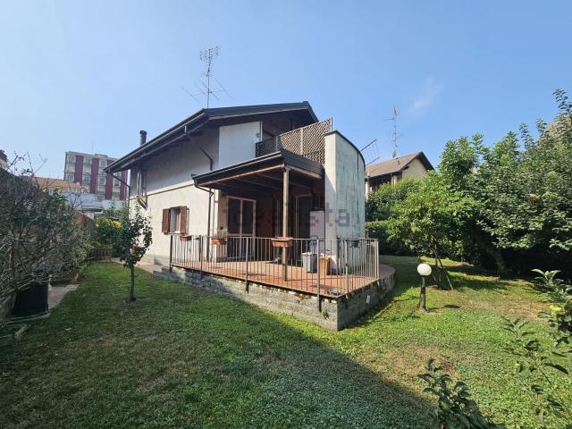 Casa in vendita a Porta Torino, Vercelli