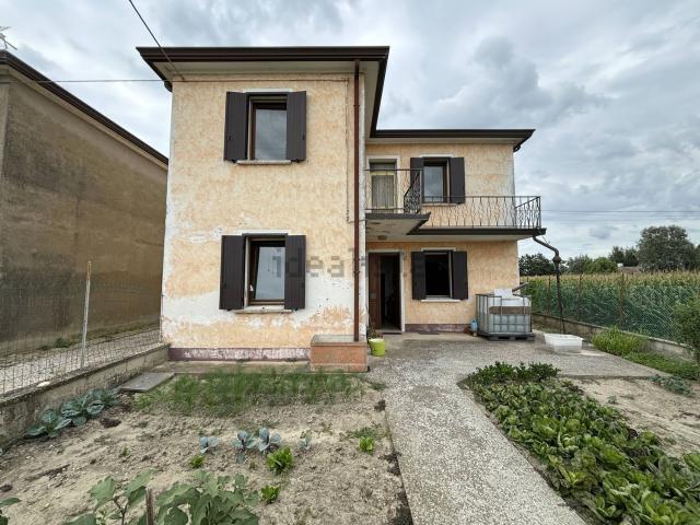 Casa in vendita a Taglio Di Po, Veneto