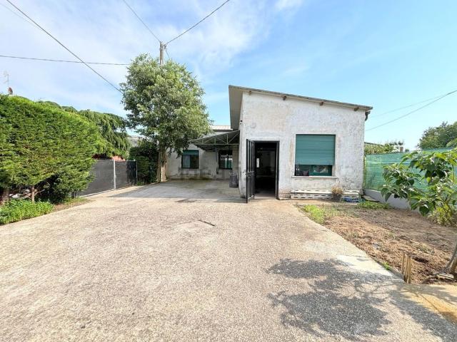 Casa in vendita a Sanguinetto, Veneto