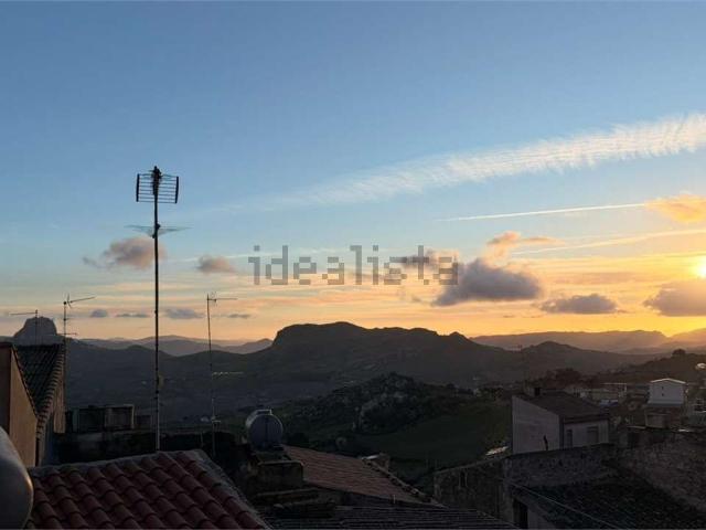 Casa in vendita a Mussomeli, Sicilia