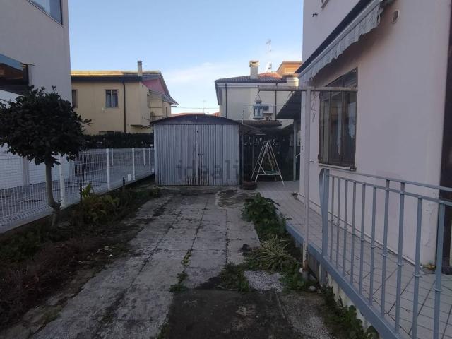 Casa in vendita a Padova, Veneto