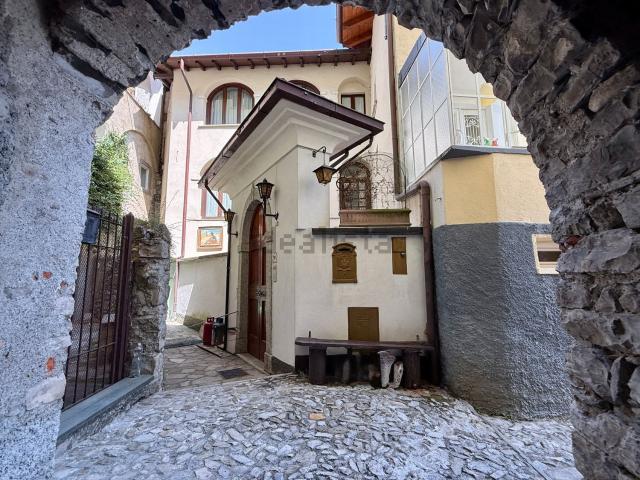 Casa in vendita a Rogaro, Tremezzina
