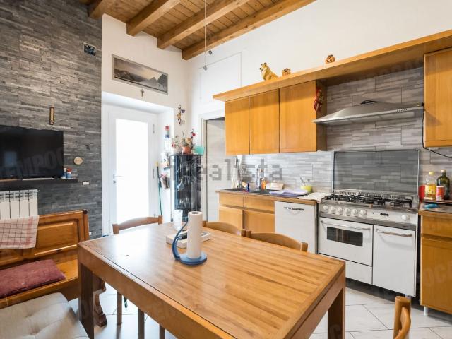 Casa in vendita a Robbiano, Giussano