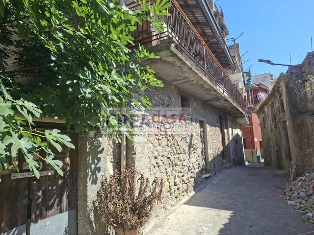 Casa in vendita a Graniti, Sicilia