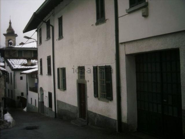 Casa in vendita a Primaluna, Lombardia