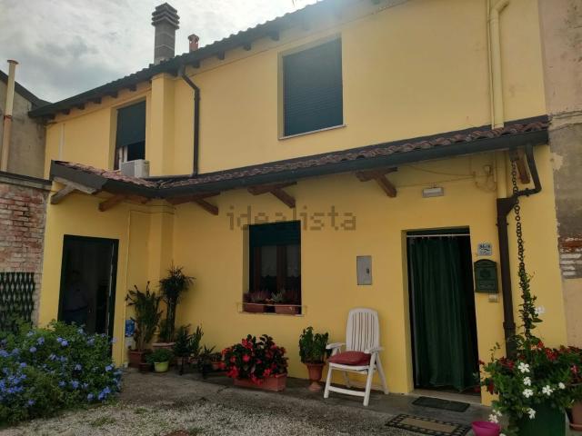 Casa in vendita a Ferrara, Reggio Emilia